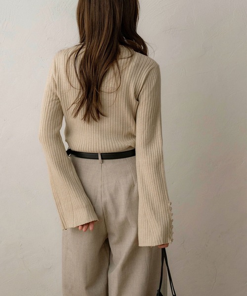 NOAHL（ノアル）の「【NOAHL】スリーブボタントップス（Tシャツ/カットソー・レディース・グレイッシュベージュ/キナリ/ダークブラウン・FREE）」の17枚目の写真