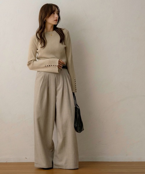 NOAHL（ノアル）の「【NOAHL】スリーブボタントップス（Tシャツ/カットソー・レディース・グレイッシュベージュ/キナリ/ダークブラウン・FREE）」の19枚目の写真