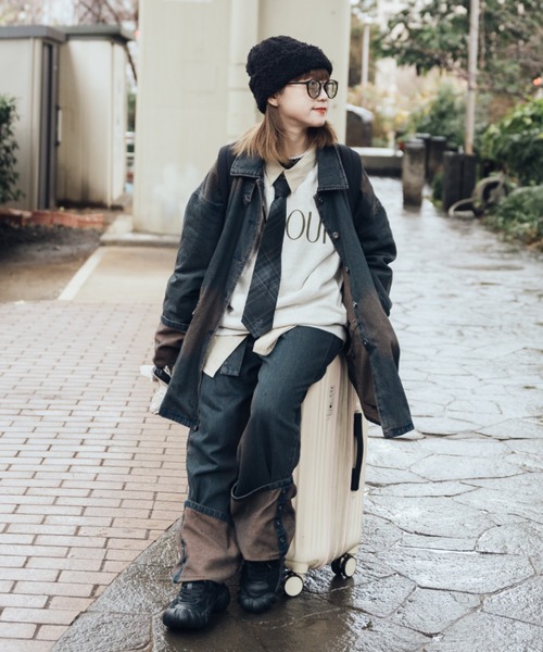 favclo.（ファブクロ）の「turn back denim pants/ ターンバックデニムパンツ（デニムパンツ・レディース・ブラック/ブルー・SMALL/X-SMALL）」の2枚目の写真