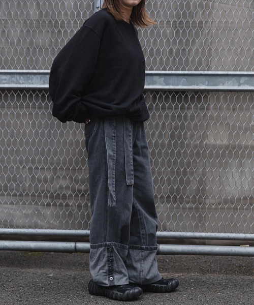 favclo.（ファブクロ）の「turn back denim pants/ ターンバックデニムパンツ（デニムパンツ・レディース・ブラック/ブルー・SMALL/X-SMALL）」の3枚目の写真