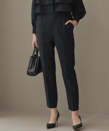 組曲（クミキョク）の「コンフォータブルドレープ フリルテーパードパンツ（その他パンツ）」