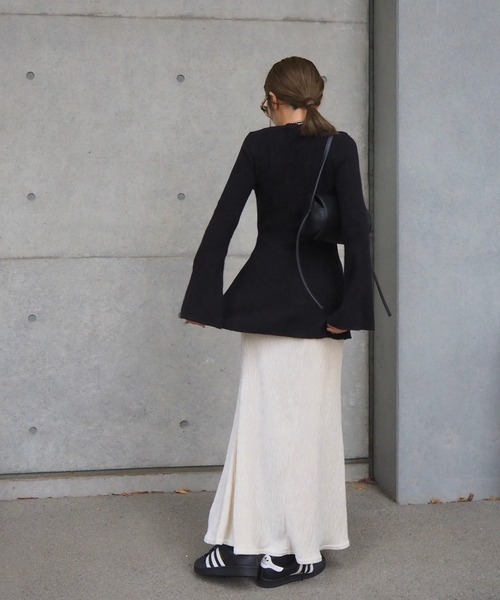 LAULEN(ローレン)の「side slit ribknit pullover /アシンメトリースリットニット(ニット/セーター・レディース・アイボリー/ブラック・FREE)」の5枚目の写真