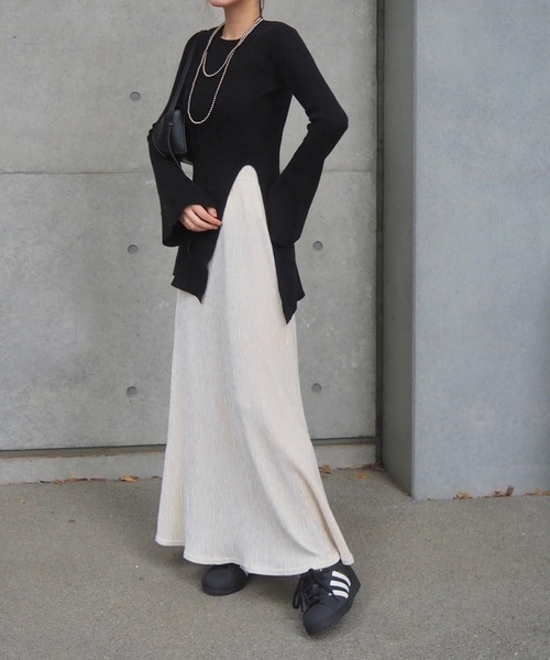 LAULEN(ローレン)の「side slit ribknit pullover /アシンメトリースリットニット(ニット/セーター・レディース・アイボリー/ブラック・FREE)」の6枚目の写真