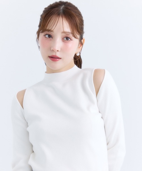 EIMY ISTOIRE(エイミーイストワール)の「スリットショルダープレーンニット(ニット/セーター・レディース・ボルドー/ホワイト/ピンクベージュ/ブラック・F)」の16枚目の写真