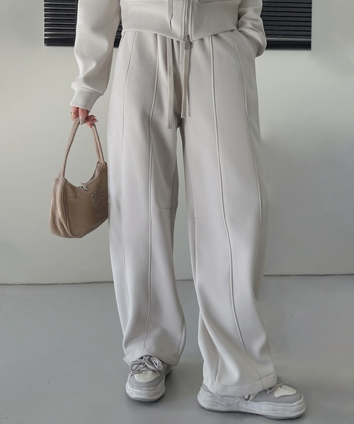 aimoha(アイモハ)の「裏起毛リラックススウェットパンツ(スウェットパンツ・レディース・ダークグレー/ベージュ/ネイビー/パープル/オレンジ/チョコ・FREE)」の4枚目の写真