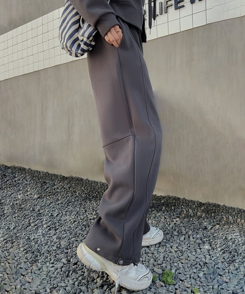 aimoha(アイモハ)の「裏起毛リラックススウェットパンツ(スウェットパンツ・レディース・ダークグレー/ベージュ/ネイビー/パープル/オレンジ/チョコ・FREE)」の2枚目の写真