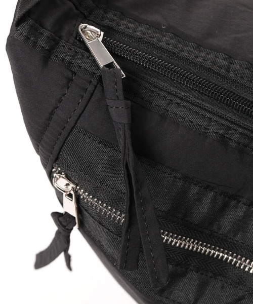 LAKOLE（ラコレ）の「ZIPポケットショルダーバッグ / 254361（ショルダーバッグ・メンズ・ブラック/カーキ・FREE）」の8枚目の写真