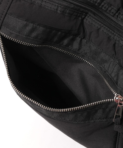LAKOLE（ラコレ）の「ZIPポケットショルダーバッグ / 254361（ショルダーバッグ・メンズ・ブラック/カーキ・FREE）」の9枚目の写真