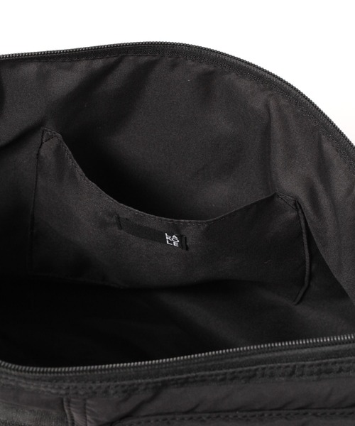 LAKOLE（ラコレ）の「ZIPポケットショルダーバッグ / 254361（ショルダーバッグ・メンズ・ブラック/カーキ・FREE）」の12枚目の写真