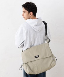 FILA | FILA フィラ ブランド ロゴ ラバーワッペン 大容量 軽量 ナイロン フラップ ショルダーバッグ 約25L(ショルダーバッグ)