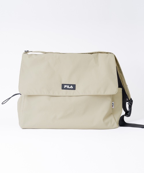 FILA（フィラ）の「FILA フィラ ブランド ロゴ ラバーワッペン 大容量 軽量 ナイロン フラップ ショルダーバッグ 約25L（ショルダーバッグ・メンズ・ブラック/ベージュ/グレー・FREE）」の11枚目の写真