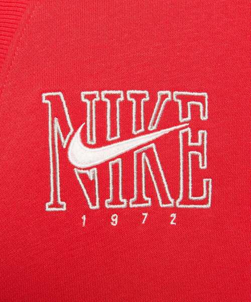 NIKE（ナイキ）の「ナイキ スポーツウェア フェニックス フリース ウィメンズ オーバーオーバーサイズド グラフィック カーディガン / Nike Sportswear Phoenix Fleece Women's Over-Oversized Graphic Cardigan HJ0947-657 University Red（カーディガン/ボレロ・レディース・レッド・2XL/L/M/S/XL/XS）」の5枚目の写真