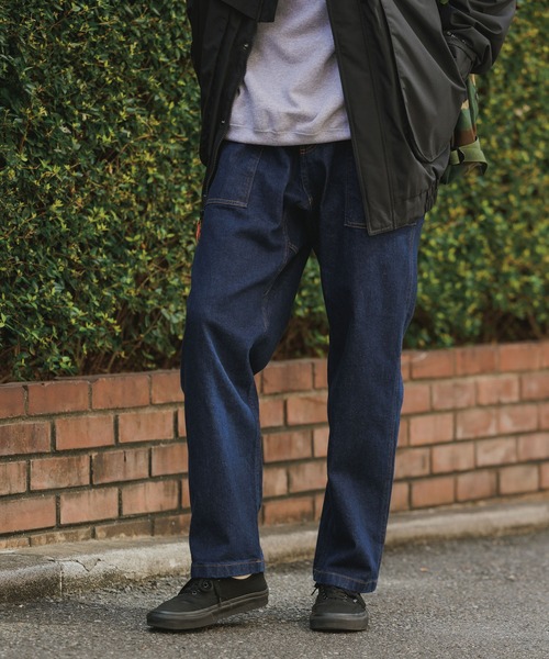 Gramicci（グラミチ）の「Gramicci/グラミチ STRETCH DENIM LOOSE TAPERED RIDGE PANT ルーズテーパードパンツ（デニムパンツ・メンズ・ワンウォッシュ/ライトインディゴブルー/ダークインディゴブルー・M/XL/S/L）」の14枚目の写真