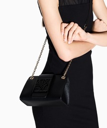 GIORGIO ARMANI　アルマーニ　メッセンジャーバッグ　ショルダ―バッグ BOXロゴバックル ショルダーバッグ | Armani Exchange