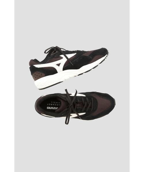 MARGARET HOWELL(マーガレットハウエル)の「MIZUNO TRAINING SHOES(スニーカー・メンズ・ブラウン系その他2・26.0/26.5/27.0/27.5/28.0/25.5)」の1枚目の写真
