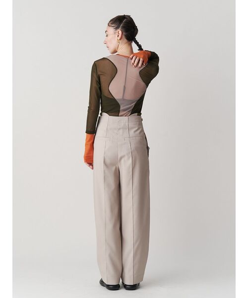 UN3D.（アンスリード）の「CURVE BELT LAYERED PT / カーブベルトレイヤードパンツ（その他パンツ・レディース・ベージュ/カーキ/ブラック・38/36）」の6枚目の写真
