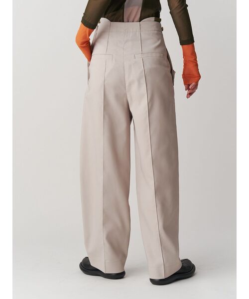 UN3D.（アンスリード）の「CURVE BELT LAYERED PT / カーブベルトレイヤードパンツ（その他パンツ・レディース・ベージュ/カーキ/ブラック・38/36）」の9枚目の写真