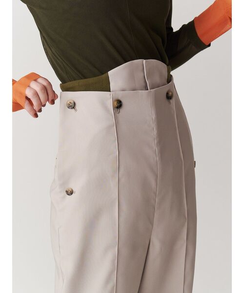 UN3D.（アンスリード）の「CURVE BELT LAYERED PT / カーブベルトレイヤードパンツ（その他パンツ・レディース・ベージュ/カーキ/ブラック・38/36）」の11枚目の写真
