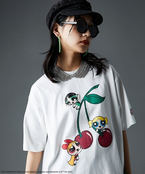 GEVS.(ジェイヴィス)の「パワーパフ ガールズ/綿100%チェリー柄ヴィンテージ風プリントTシャツ<大きいサイズ有>GEVS.(Tシャツ/カットソー・レディース・オフホワイト/ブラック/ピンク・M/L/LL/3L/4L/5L)」の1枚目の写真