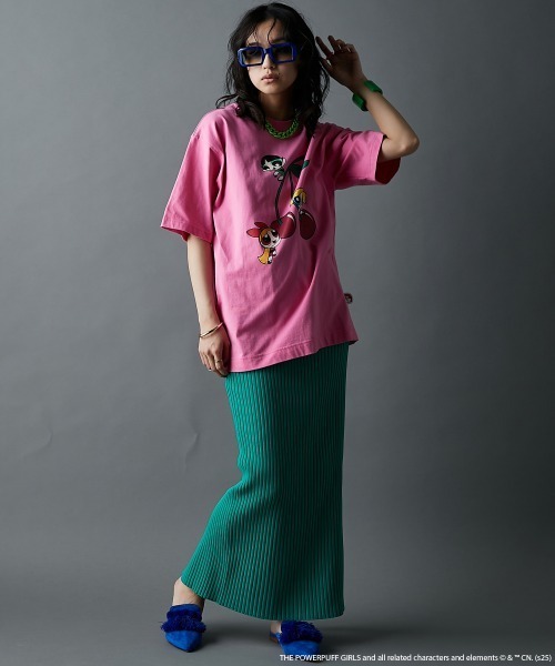 GEVS.(ジェイヴィス)の「パワーパフ ガールズ/綿100%チェリー柄ヴィンテージ風プリントTシャツ<大きいサイズ有>GEVS.(Tシャツ/カットソー・レディース・オフホワイト/ブラック/ピンク・M/L/LL/3L/4L/5L)」の4枚目の写真