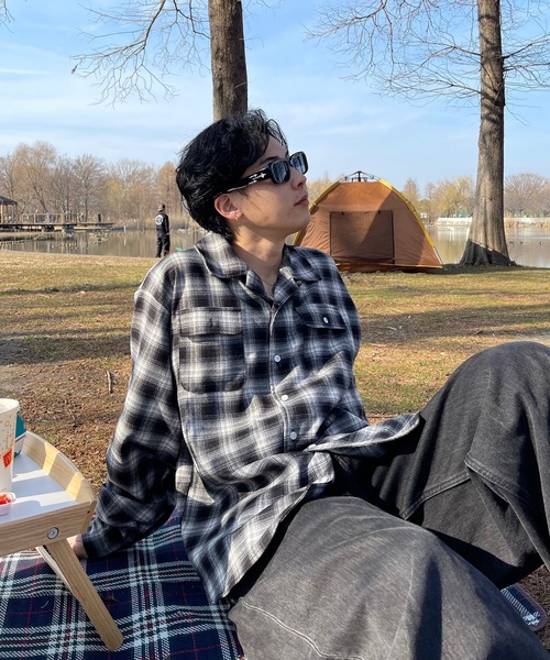 MandO（Auntie Rosa）（エムオー）の「【MandO】チェック柄2ポケットシャツ（シャツ/ブラウス・メンズ・ブラック/ダークブラウン・MEDIUM/LARGE）」の2枚目の写真