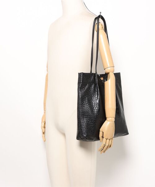 MAISON BREEZE（メゾンブリーズ）の「【MAISON BREEZE】クロコ型押し ミドルタックトートバッグ SNBD（トートバッグ・レディース・モカ/アイボリー/ブラック/シルバー・FREE）」の11枚目の写真