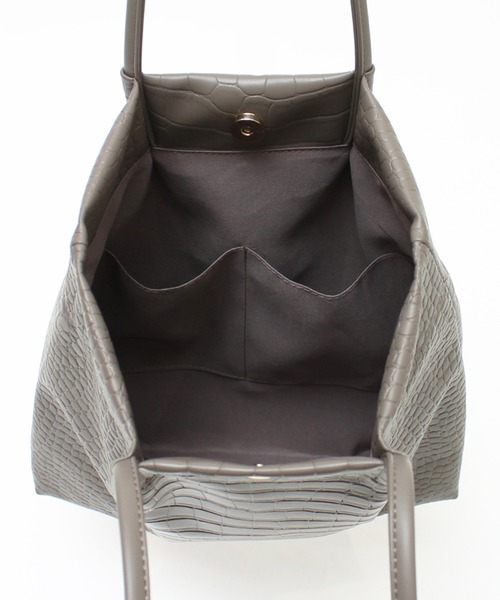 MAISON BREEZE（メゾンブリーズ）の「【MAISON BREEZE】クロコ型押し ミドルタックトートバッグ SNBD（トートバッグ・レディース・モカ/アイボリー/ブラック/シルバー・FREE）」の8枚目の写真