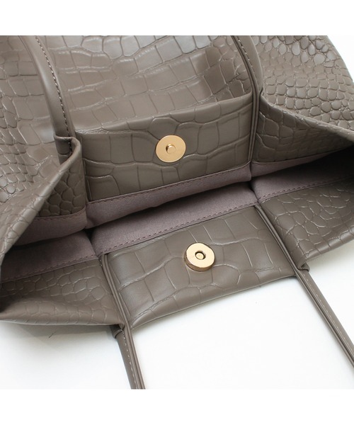 MAISON BREEZE（メゾンブリーズ）の「【MAISON BREEZE】クロコ型押し ミドルタックトートバッグ SNBD（トートバッグ・レディース・モカ/アイボリー/ブラック/シルバー・FREE）」の9枚目の写真