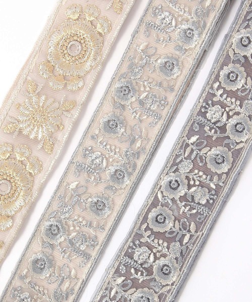 GLOBAL WORK(グローバルワーク)の「刺繍テープマルチWAYショルダー/327812(スマホグッズ・レディース・ベージュ/ブラック/ベージュ系その他4/グレイッシュベージュ/グレー系その他6/ホワイト系その他5/グレー系その他4/ベージュ系その他3/グレー系その他3/ブラック系その他/ホワイト系その他3/ブラック系1/ホワイト系その他/ベージュ系その他・ONE SIZE)」の16枚目の写真
