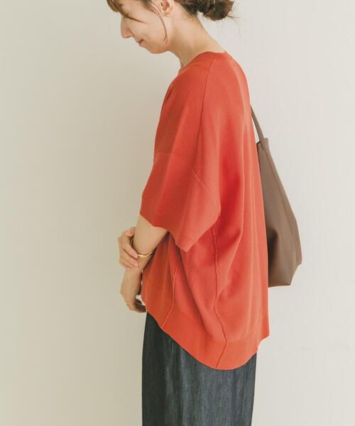 ITEMS URBANRESEARCH（アイテムズ アーバンリサーチ）の「ニットTシャツ（ニット/セーター・レディース・オレンジ/モカ/オフホワイト/ブラック/ブラウン系その他/チャコールグレー・FREE）」の18枚目の写真