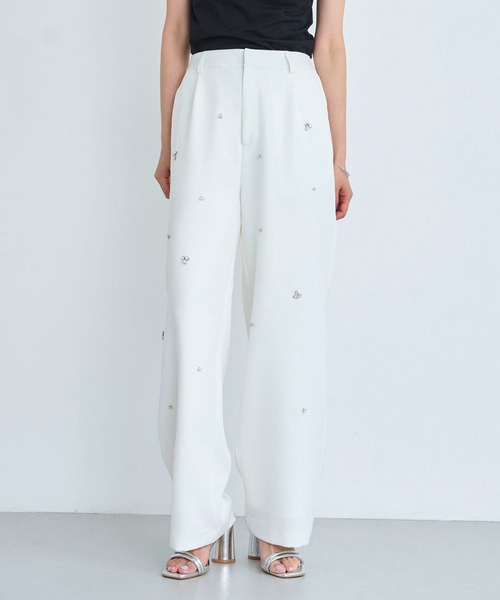 attiree(アティレー)の「ビジュー付きパンツ(スラックス・レディース・ホワイト/ブラック・SMALL/LARGE/MEDIUM)」の3枚目の写真