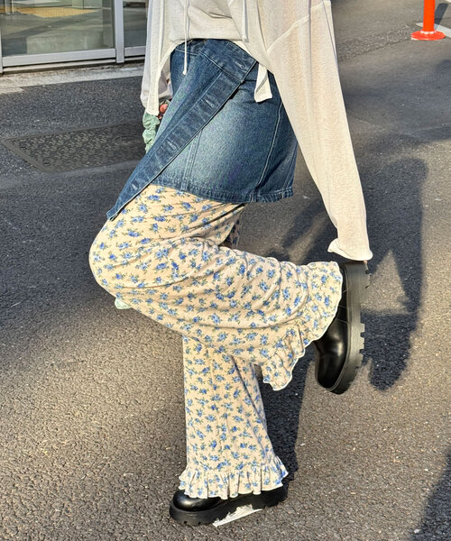 CIAOPANIC（チャオパニック）の「カットフラワーフリルパンツ（その他パンツ・レディース・ブラック/オフホワイト/ベージュ・MEDIUM/SMALL）」の3枚目の写真