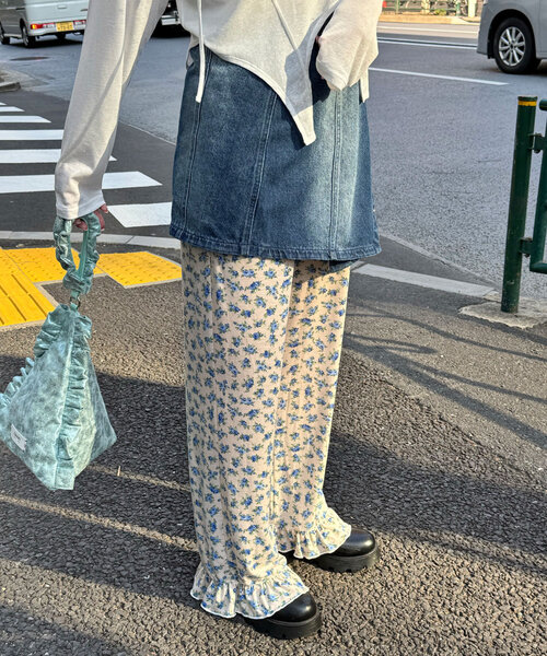 CIAOPANIC（チャオパニック）の「カットフラワーフリルパンツ（その他パンツ・レディース・ブラック/オフホワイト/ベージュ・MEDIUM/SMALL）」の5枚目の写真