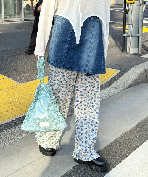 CIAOPANIC（チャオパニック）の「カットフラワーフリルパンツ（その他パンツ・レディース・ブラック/オフホワイト/ベージュ・MEDIUM/SMALL）」の6枚目の写真