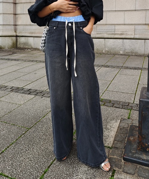 esutoreja(エストレジャ)の「レイヤードデニムワイドパンツ(デニムパンツ・レディース・ライトブルー/ブラック・S/M)」の1枚目の写真