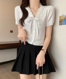 フリルネック」に該当するホワイト/白色系のファッション通販