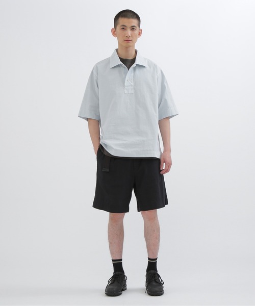 MHL.（エムエイチエル）の「COMPACT COTTON POPLIN（シャツ/ブラウス・メンズ・ブルー/ダークブラウン・LARGE/MEDIUM/SMALL）」の8枚目の写真