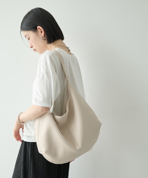 Shelly island(シェリーアイランド)の「コロンショルダーバッグ(ショルダーバッグ・レディース・ブラック/ホワイト/ベージュ・FREE)」の9枚目の写真