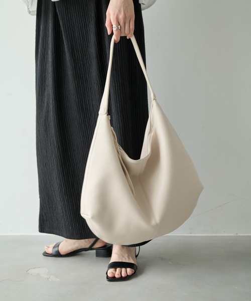 Shelly island(シェリーアイランド)の「コロンショルダーバッグ(ショルダーバッグ・レディース・ブラック/ホワイト/ベージュ・FREE)」の10枚目の写真