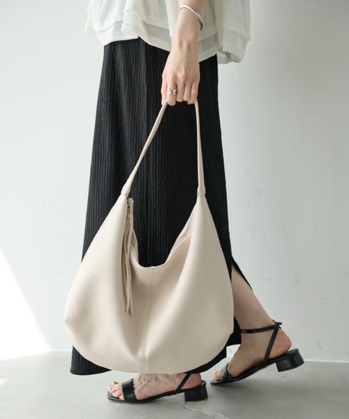 Shelly island(シェリーアイランド)の「コロンショルダーバッグ(ショルダーバッグ・レディース・ブラック/ホワイト/ベージュ・FREE)」の7枚目の写真