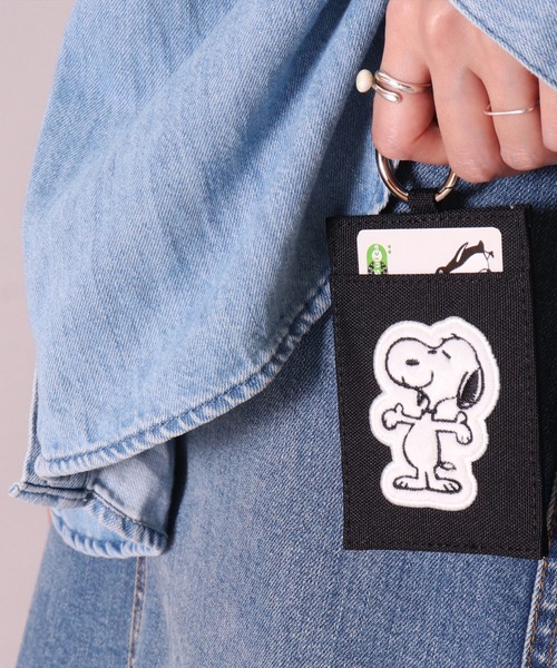 PEANUTS（ピーナッツ）の「(ACT)【PEANUTS】アップリケ シングル パスケース（パスケース・レディース・ブラック/ライトブルー/ベージュ/ダークグリーン・ONE SIZE）」の19枚目の写真