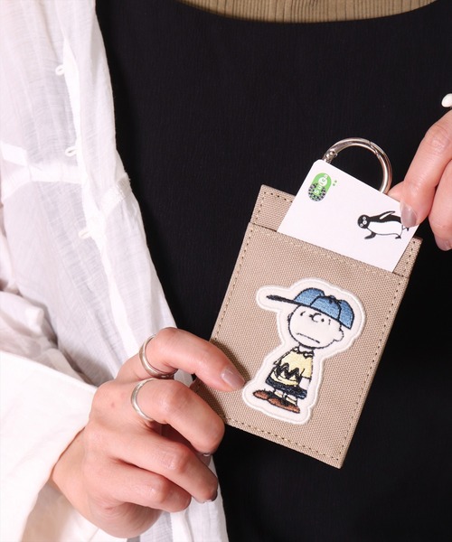 PEANUTS（ピーナッツ）の「(ACT)【PEANUTS】アップリケ シングル パスケース（パスケース・レディース・ブラック/ライトブルー/ベージュ/ダークグリーン・ONE SIZE）」の18枚目の写真