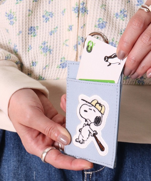 PEANUTS（ピーナッツ）の「(ACT)【PEANUTS】アップリケ シングル パスケース（パスケース・レディース・ブラック/ライトブルー/ベージュ/ダークグリーン・ONE SIZE）」の16枚目の写真
