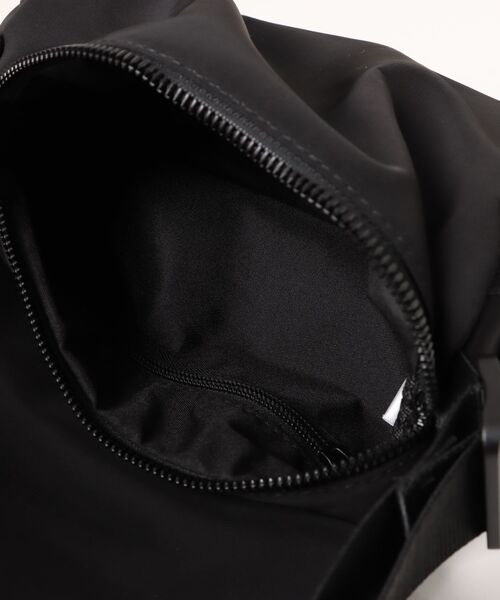 KANGOL(カンゴール)の「【 KANGOL Black series / カンゴール 】 3pocket Shoulder BAG(ショルダーバッグ・レディース・ブラック・FREE)」の3枚目の写真