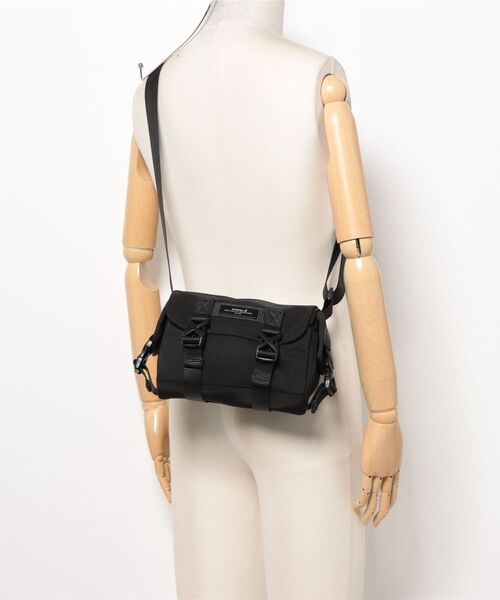 KANGOL(カンゴール)の「【 KANGOL Black series / カンゴール 】 3pocket Shoulder BAG(ショルダーバッグ・レディース・ブラック・FREE)」の2枚目の写真