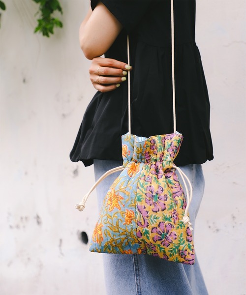 Ray BEAMS(レイビームス)の「【別注】Lilas Campbell / キルト ミニショルダー バッグ(トートバッグ・レディース・その他1/その他・ONE SIZE)」の2枚目の写真