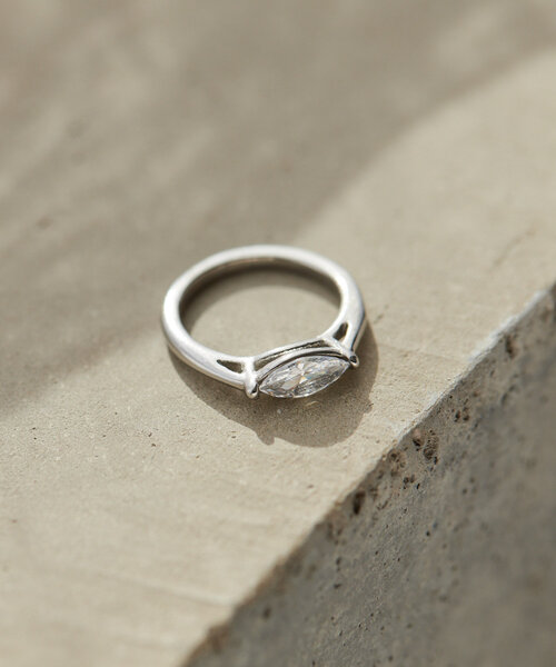 ear PAPILLONNER（イアパピヨネ）の「《金属アレルギー対応/ステンレス》マーキスジルコニアリング（リング・レディース・シルバー/ゴールド・13）」の3枚目の写真