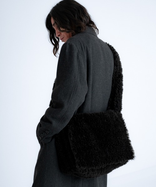 SINSS（シンス）の「Fur shoulder bag / ファーショルダーバッグ