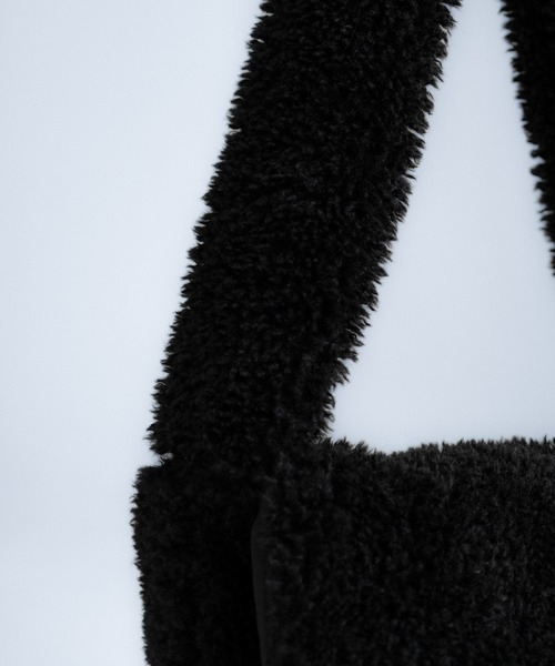 SINSS(シンス)の「Fur shoulder bag / ファーショルダーバッグ(ショルダーバッグ・メンズ・ブラック・FREE)」の15枚目の写真