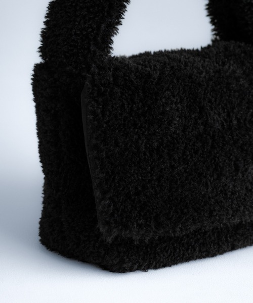 SINSS(シンス)の「Fur shoulder bag / ファーショルダーバッグ(ショルダーバッグ・メンズ・ブラック・FREE)」の16枚目の写真